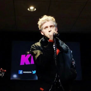 护士长双乳被揉的又大又硬
